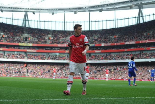 Arsenal Mesti Jaga Ozil dari Kejaran Barcelona