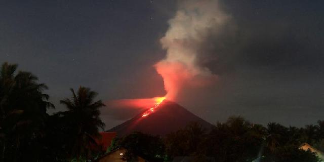  Gawat, Lima Gunung Api Berstatus Siaga