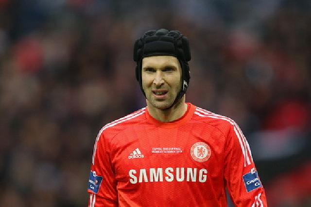  Ingin Dapat Peter Cech? Klub Harus Siapkan Dana Selangit