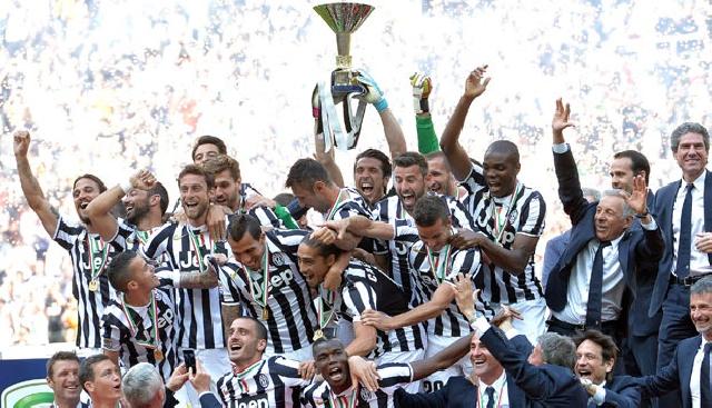 Hajar Cagliari, Juventus Tembus 100 Poin  