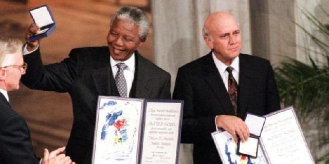  Ternyata, Mandela Pernah Dipaksa Menolak Hadiah Nobel Perdamaian