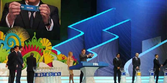 Grup D: Pertarungan Tiga Juara Dunia