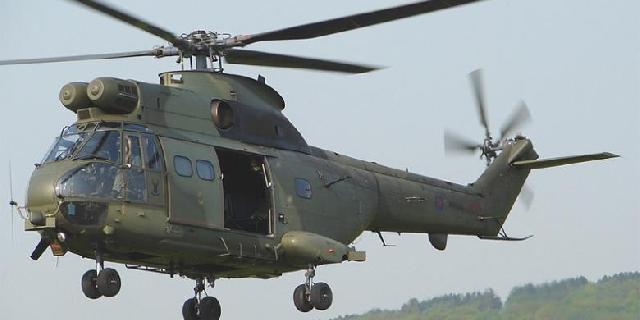  Ya Ampun, Pintu Helikopter TNI Ini Jatuh Timpa Rumah Warga