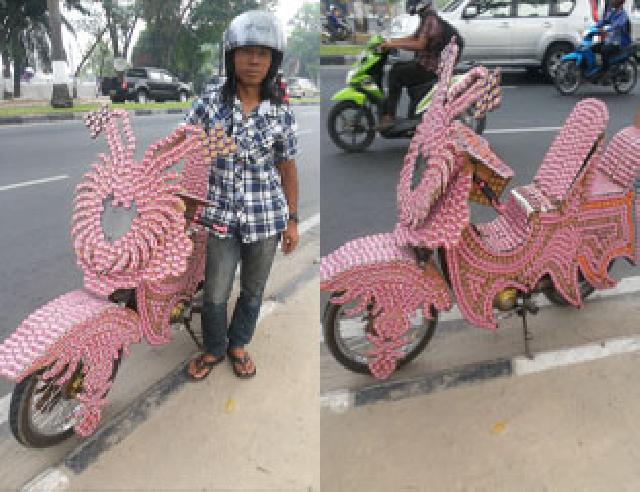 Hasil Kreatifitas Pemuda Pekanbaru: Motor Tutup Botol Bekas