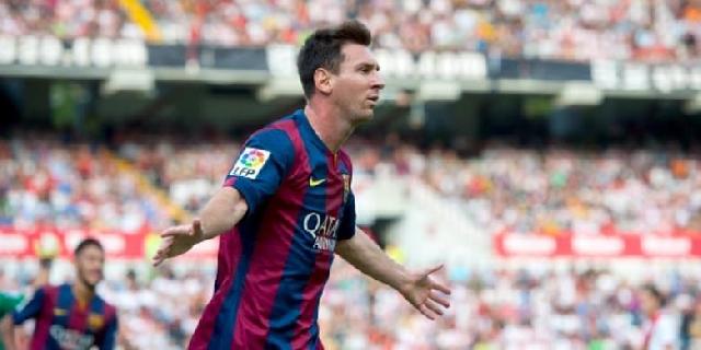 Gol Meesi Kembalikan Barcelona ke Puncak