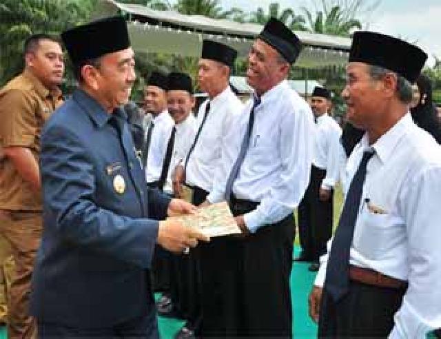 Bupati Lantik 45 Anggota BPD Kecamatan Pinggir