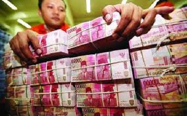  Dollar AS Perkasa, Rupiah Tertekan