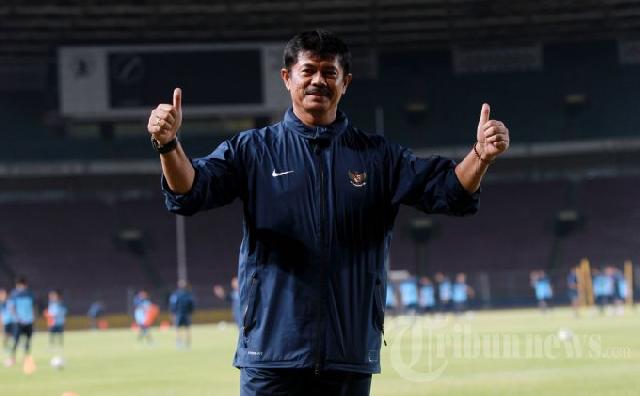 Indra Sjafri Raih Penghargaan Pelatih Terbaik