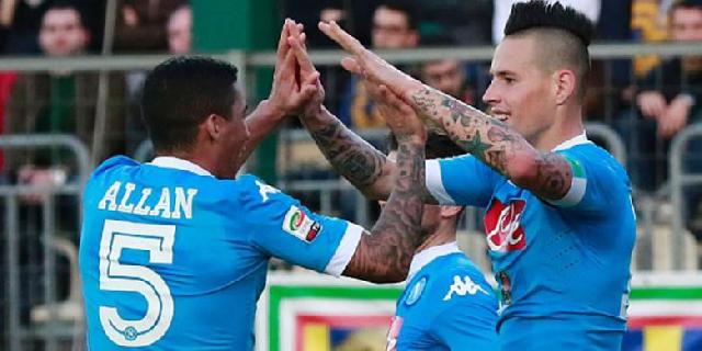 Napoli Sukses Tendang Inter dari Puncak Klasemen