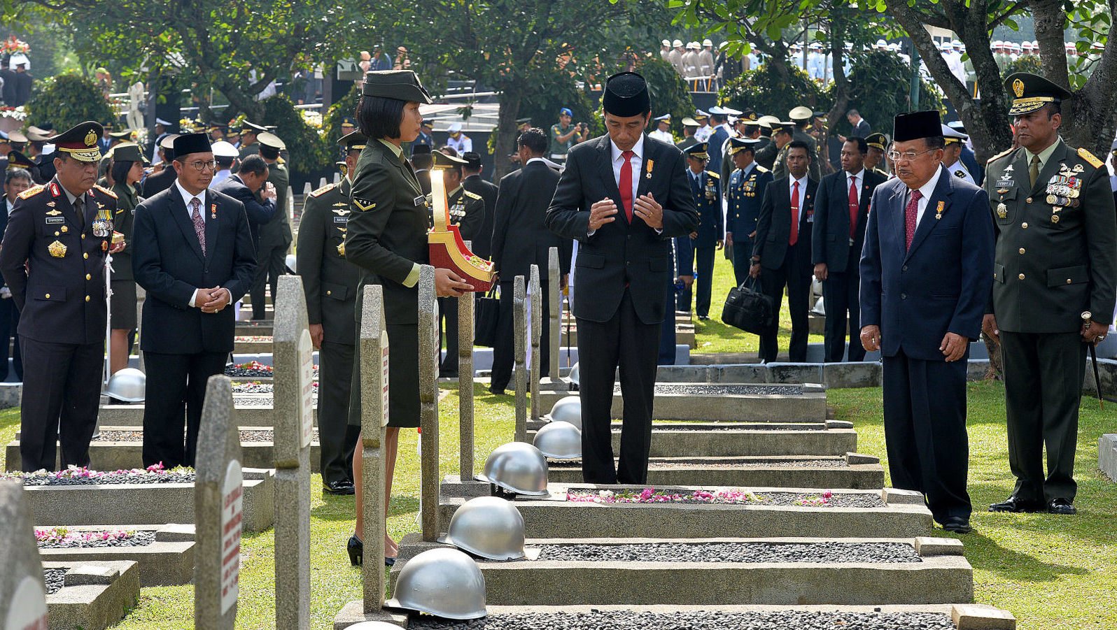 Sambut Hari Pahlawan, Presiden Jokowi Pimpin Ziarah Nasional Di TMP Kalibata