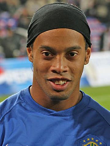 Wow, Ronaldinho Akan di Boyong Klub Turki