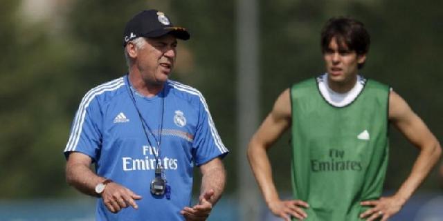  Ancelotti: Milan Menginginkan Kaka