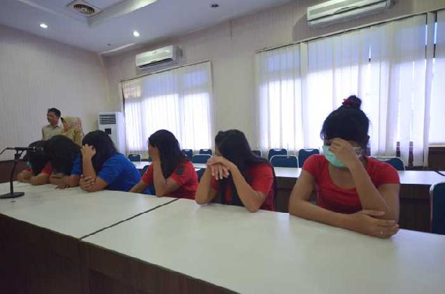  Delapan Wanita Muda Ini Dipaksa Jadi PSK di Pekanbaru