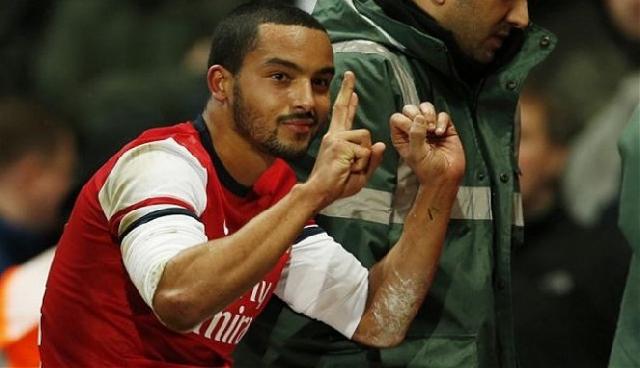  Walcott Cedera, Wenger Ngebet Beli Pemain Baru