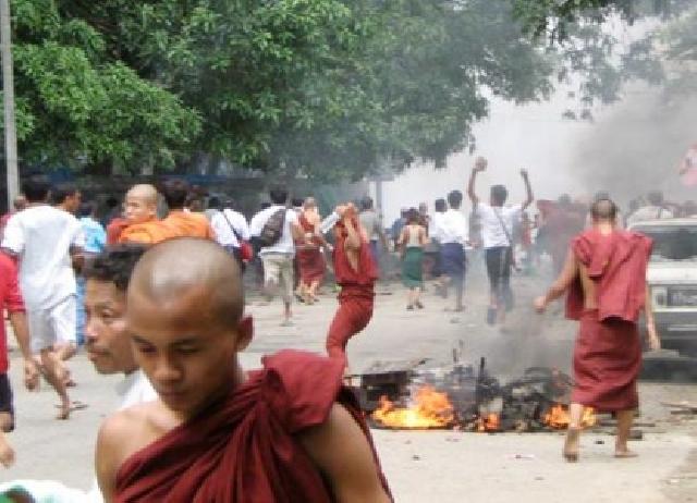 Warga Muslim dan Buddha Myanmar Kembali Bentrok 