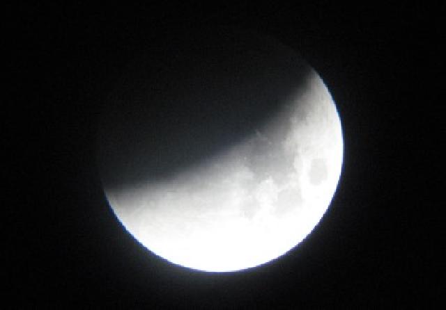 Gerhana Bulan, Indonesia Barat Mulai Pukul 15.00