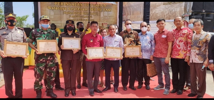 Bupati Rohil Hadiri Peringatan 100 Tahun Wafatnya Leutenan Oei Hi Tam