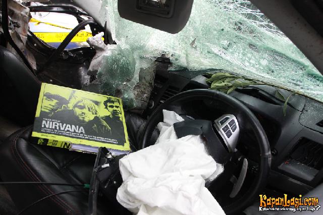  Ahmad Dhani berencana lelang mobil kecelakaan Dul