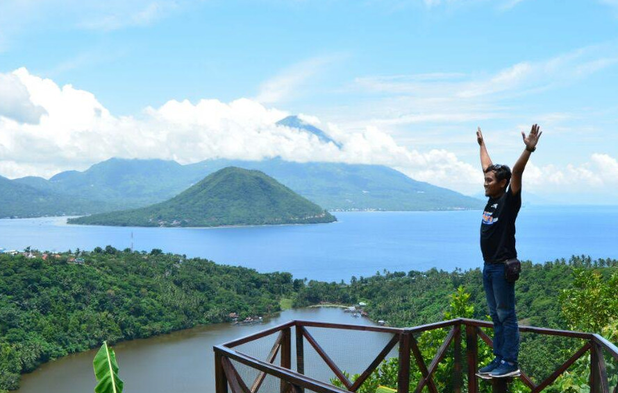 Inilah Keindahan Pulau Maitara di Ternate yang Gambarnya Nongol di Uang Kertas Seribu Rupiah