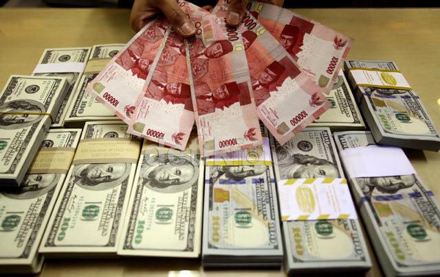  Waduh, Dolar Hampir Tembus Rp 12.000