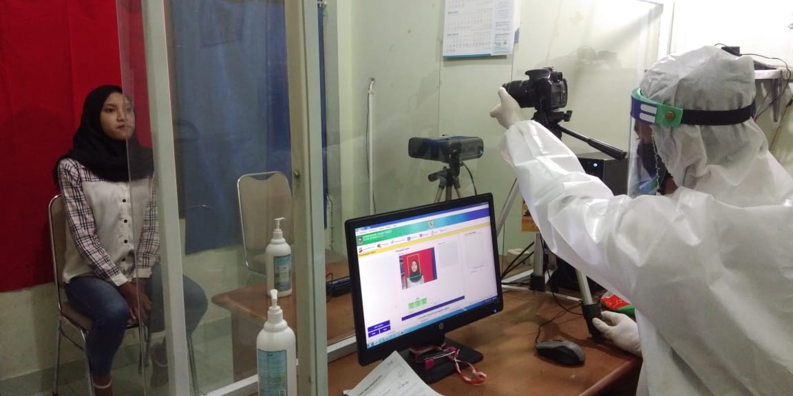 Rekam Data KTP-El Bisa Datang Di UPT Disdukcapil Kecamatan.Irma : Warga Bawa Fotocopy KK
