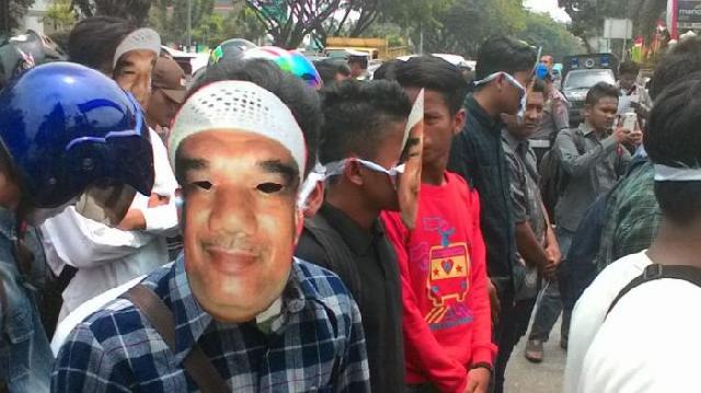 Mahasiswa Kampar Ancam Bakar di Istana Merdeka