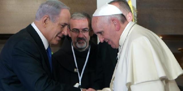 Sengitnya Paus dan PM Israel Berdebat soal Bahasa Yesus