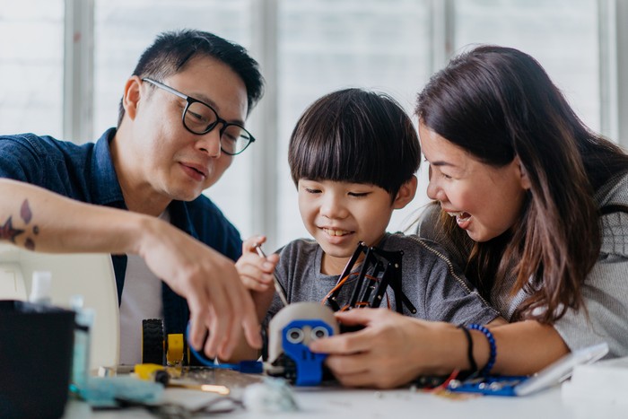 Ternyata Hasil Riset Menyebut Sosok Ayah Jadi Kunci Kecerdasan Anak di Sekolah