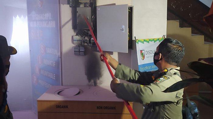 Layanan Disdukcapil Pekanbaru di Tutup pasca Kebakaran Panel Listrik