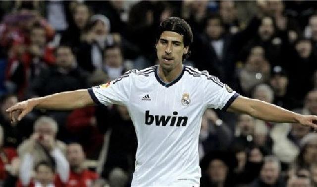 Demi Arsenal, Khedira Rela Potong Gaji