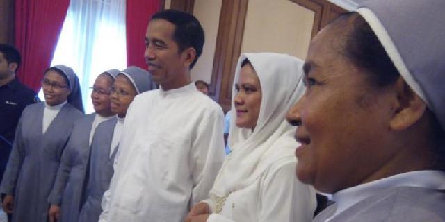  Para Biarawati Ini Silaturahim dengan Jokowi saat Lebaran
