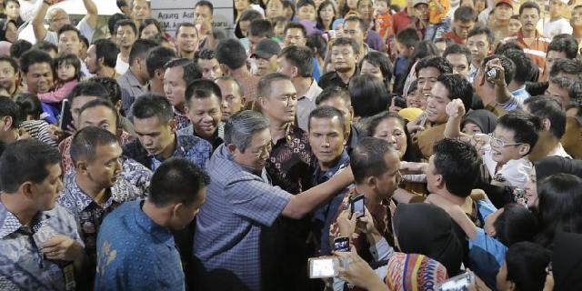  Presiden SBY Mulai Ketagihan Jalan-jakan ke Mall