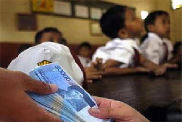 Sekolah Tetap Pungut Biaya Pendaftaran Ulang 