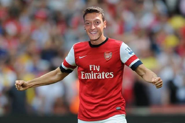 Mesut Oezil Hampir ke Manchester Sebelum ke Arsenal