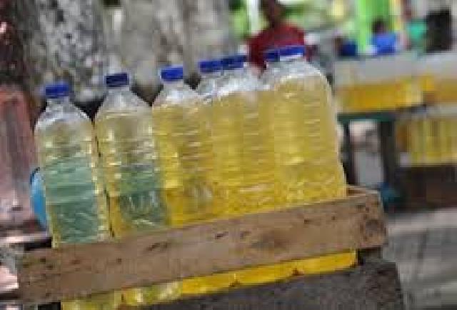 Di Sejumlah Kios Di Pekanbaru, Harga Bensin Rp7.000 per Liter
