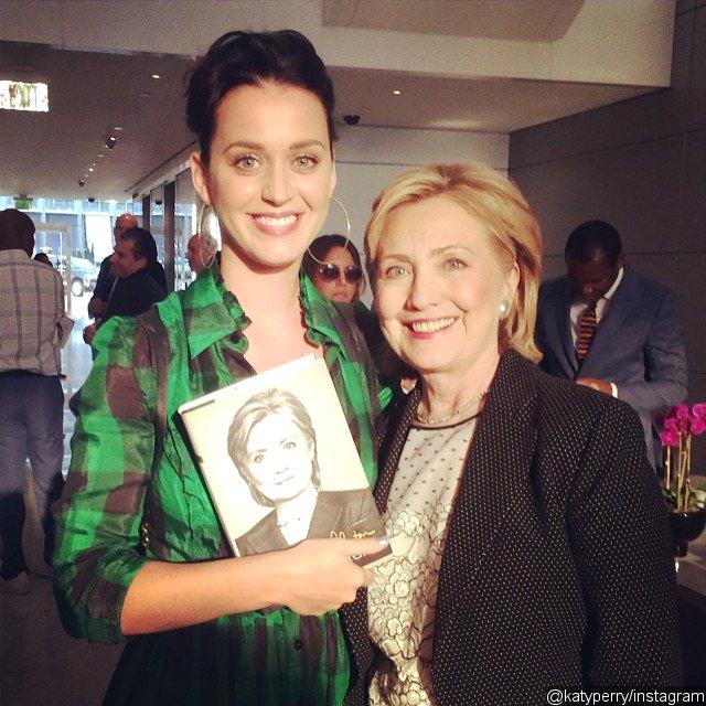 Katy Perry Siap Buatkan Lagu Kampanye Untuk Istri Bill Clinton