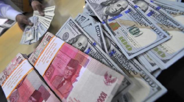  Rupiah Terkapar, Sekarang Saat yang Tepat Jual Dolar