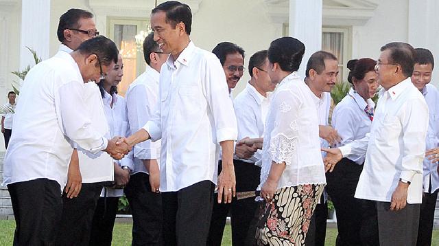  Dari 33 Posisi Menteri, Hanya 10 Orang dari Luar Jawa