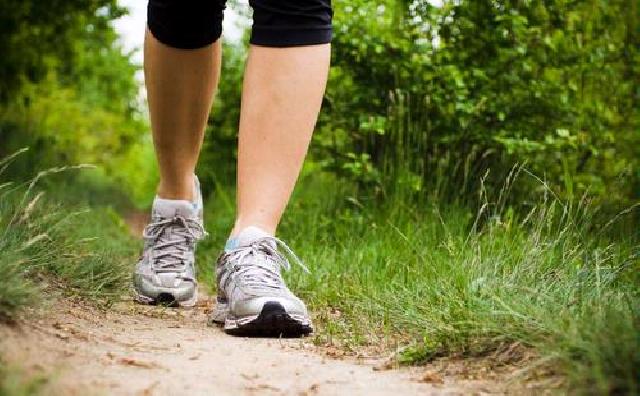   Jalan Kaki Setiap hari Bantu Cegah Osteoarthritis