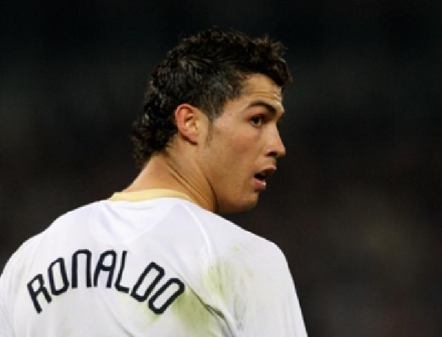 Gaji Ronaldo Naik Menjadi Rp5,1 Miliar per Pekan