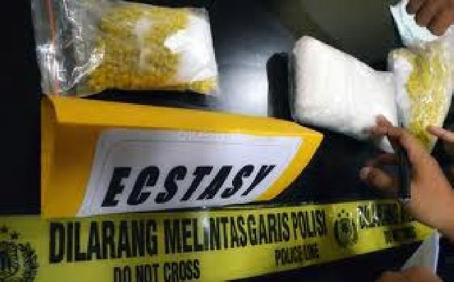  Puluhan Pasangan Diringkus saat Pesta Ekstasi di Karaoke
