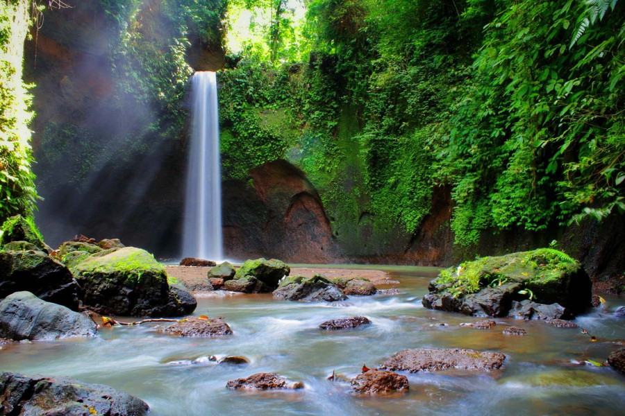 Bukan Hanya Pantai dan Budaya, Ternyata Bali Juga Memiliki Banyak Wisata Air Terjun yang Memikat: Ini Daftarnya!