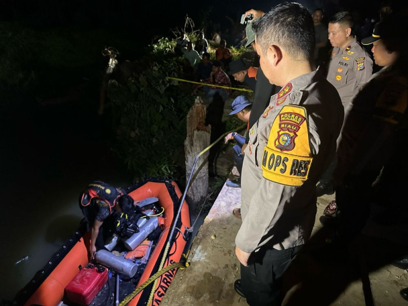 Innalilahi, Truk Perusahaan dengan Penumpang 32 orang Terjun ke Sungai Pelalawan: 11 Korban Masih Hilang