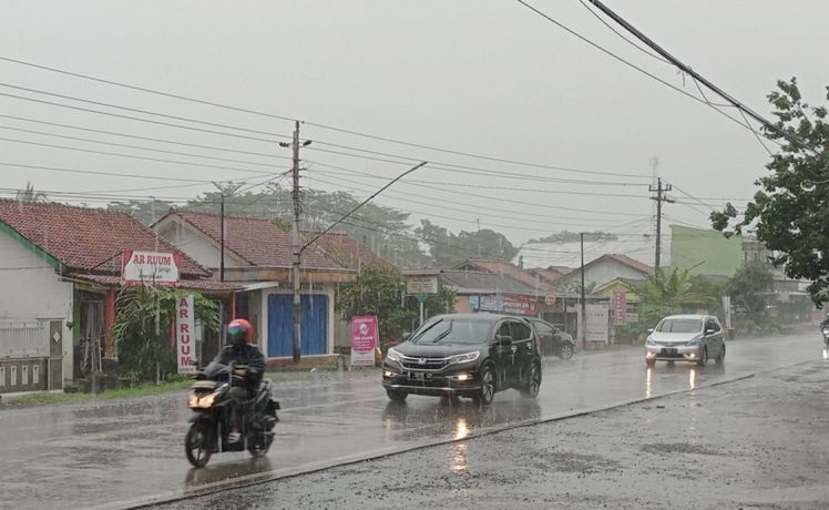 BMKG Ingatkan Potensi Banjir Akibat Hujan yang Guyur Riau Sepanjang Hari
