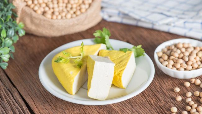 Ingin Tulang Kuat Hingga Tua? Konsumsi 7 Makanan Penguat Tulang Ini!