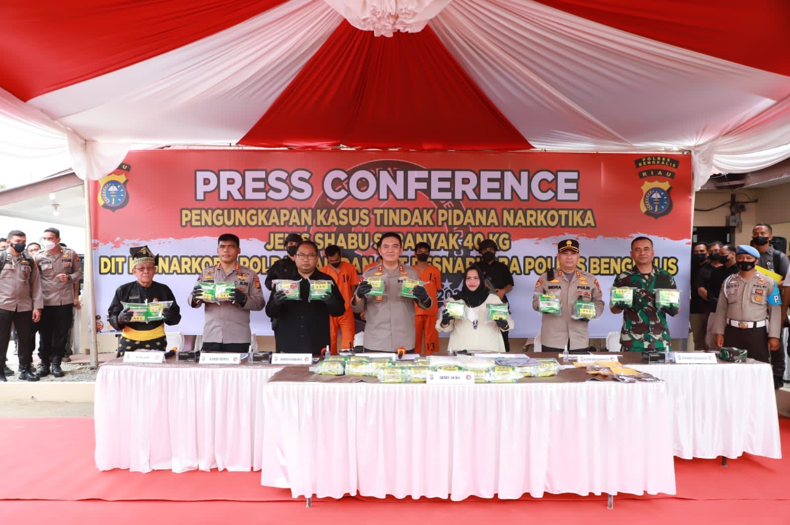 Polda Riau Tetapkan 3 Orang Tersangka Pembawa Sabu 40 Kg Dari Negara Malaysia