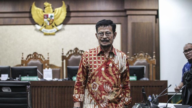 SYL Dituntut 12 Tahun Penjara Karena Dinilai Tamak!