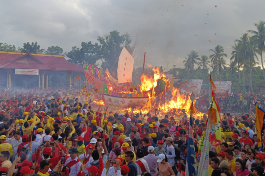 Yuk, Ramaikan Festival Bakar Tongkang Bagansiapiapi: Cek Disini Agenda dan Rangkaian Acaranya!