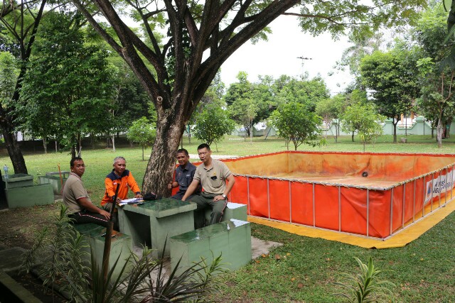 BPBD Riau Serahkan Fleksibel Tank ke Tim Satgas Darat Karhutla