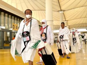 Hari Ini Calon Jemaah Haji Riau Mulai Terbang ke Arab Saudi Lewat Embarkasi Batam